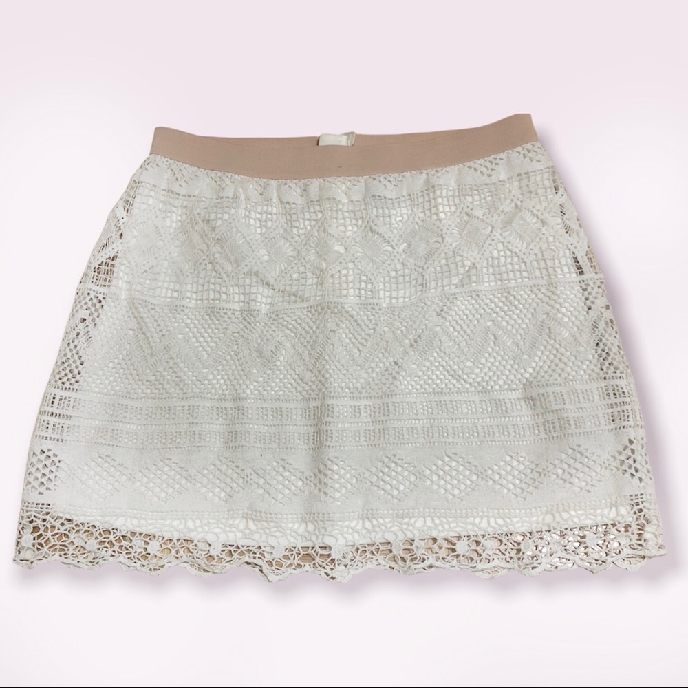 American Eagle Oufitters Cream Lace women’s Skirt Sz 4